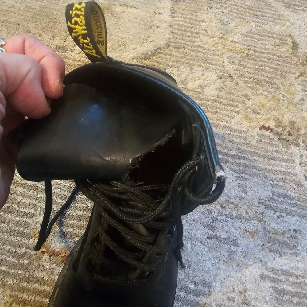 Dr. Martens Black Lace Up Boots Sz 6. - Picture 9 of 9